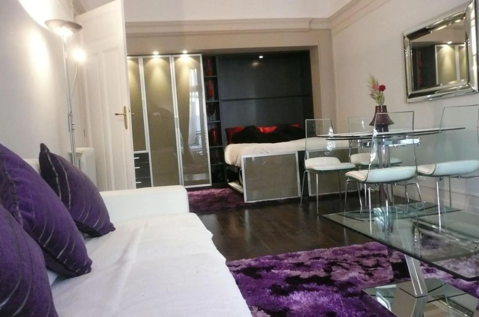 Champs-elysees Apartment Paris